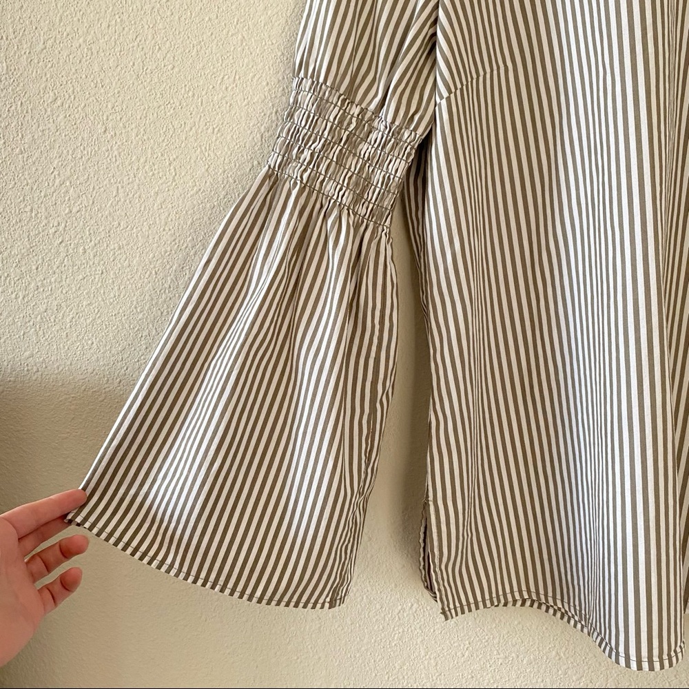 ⭐️ SOLD ⭐️ Michael Kors Taupe & White Striped Bell Sleeve Tunic Blouse Size - Picture 7 of 9
